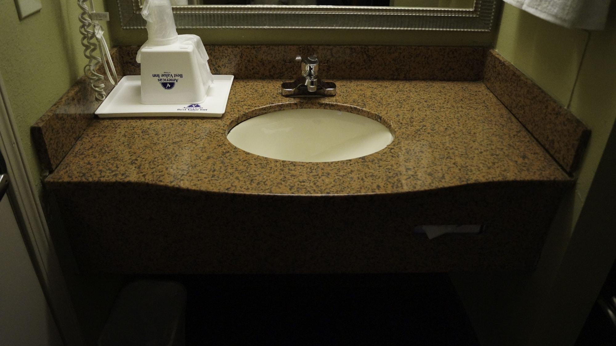 Americas Best Value Inn St. Louis Downtown Extérieur photo