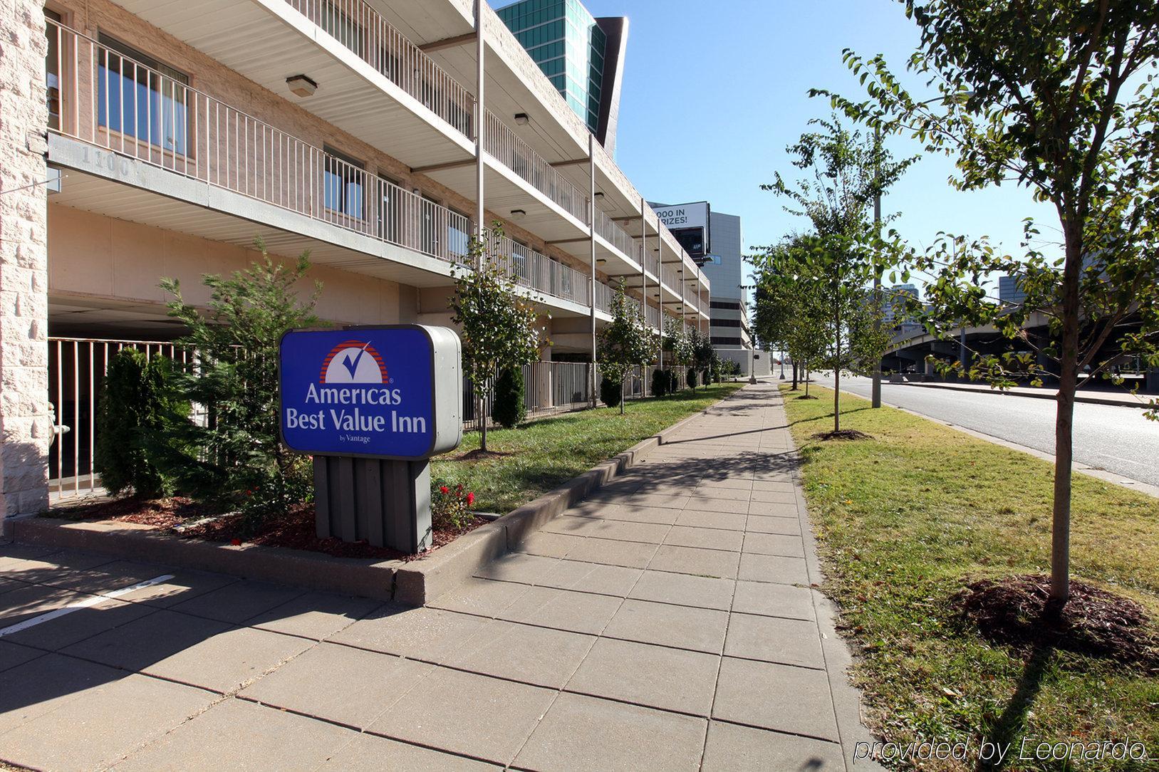 Americas Best Value Inn St. Louis Downtown Extérieur photo