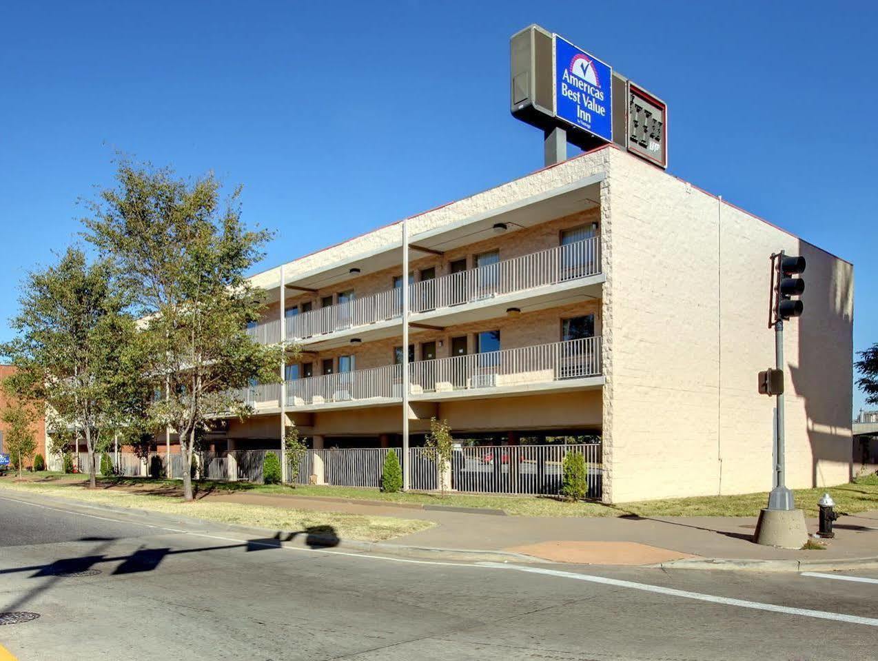 Americas Best Value Inn St. Louis Downtown Extérieur photo