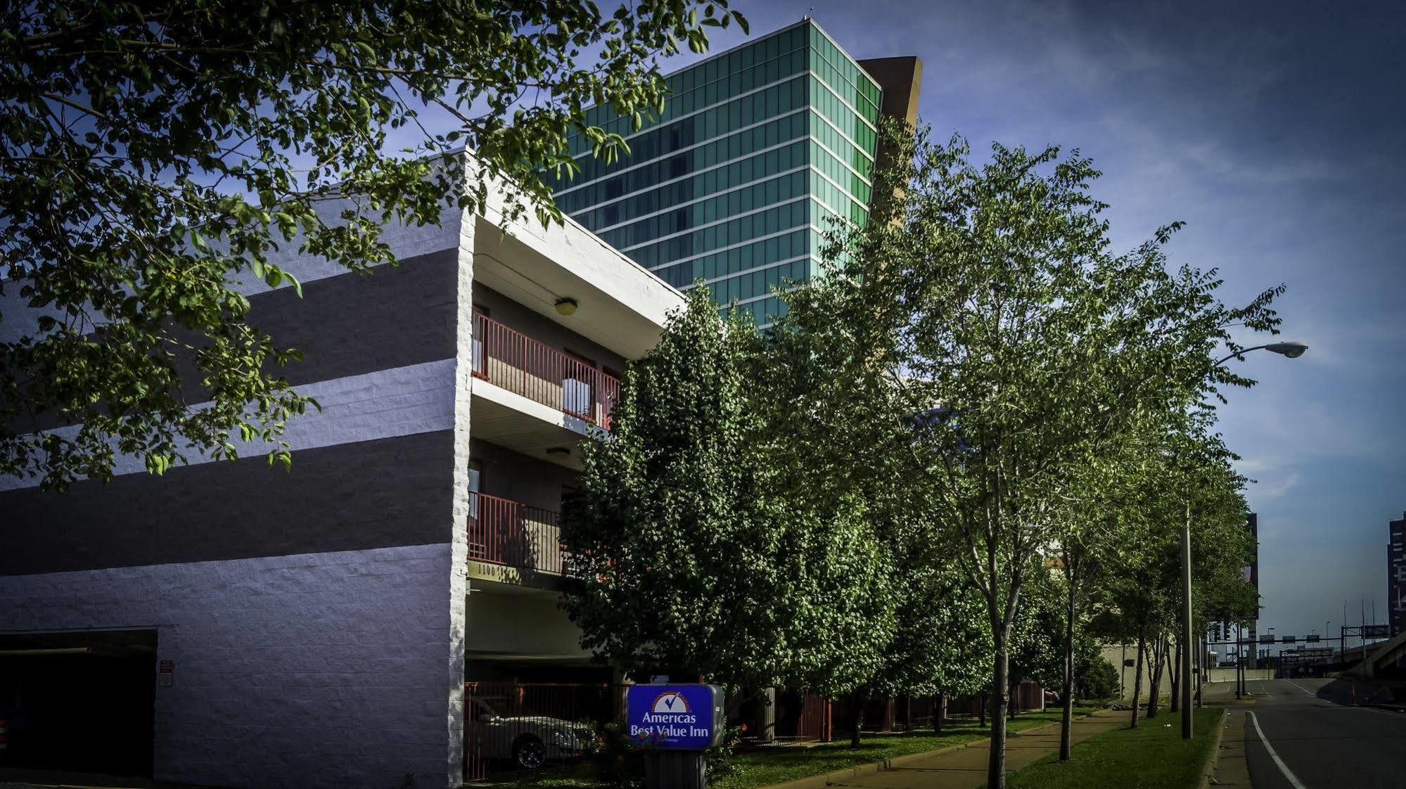 Americas Best Value Inn St. Louis Downtown Extérieur photo